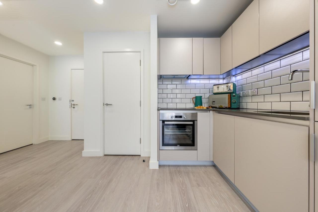 Luxury One Bedroom Serviced Apartment In The Heart Of Bedford Dış mekan fotoğraf