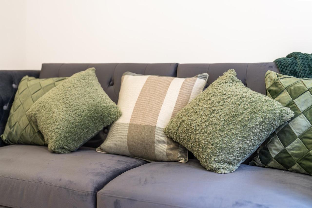 Luxury One Bedroom Serviced Apartment In The Heart Of Bedford Dış mekan fotoğraf