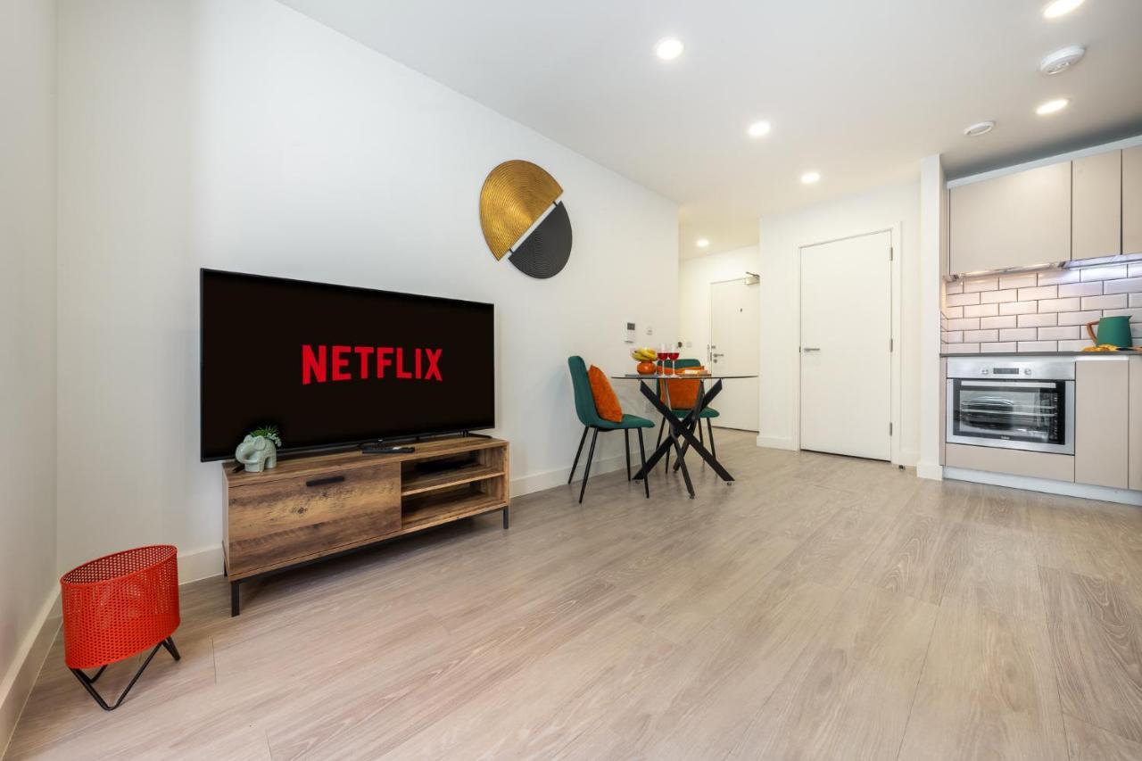 Luxury One Bedroom Serviced Apartment In The Heart Of Bedford Dış mekan fotoğraf
